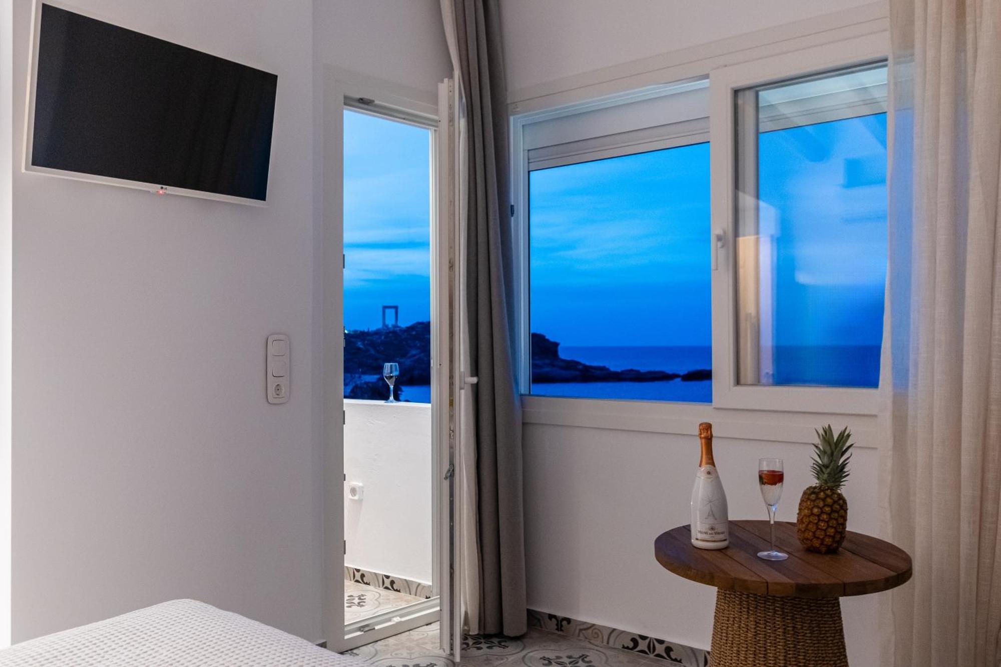 Flèria Seaview Suites Naxos City Extérieur photo