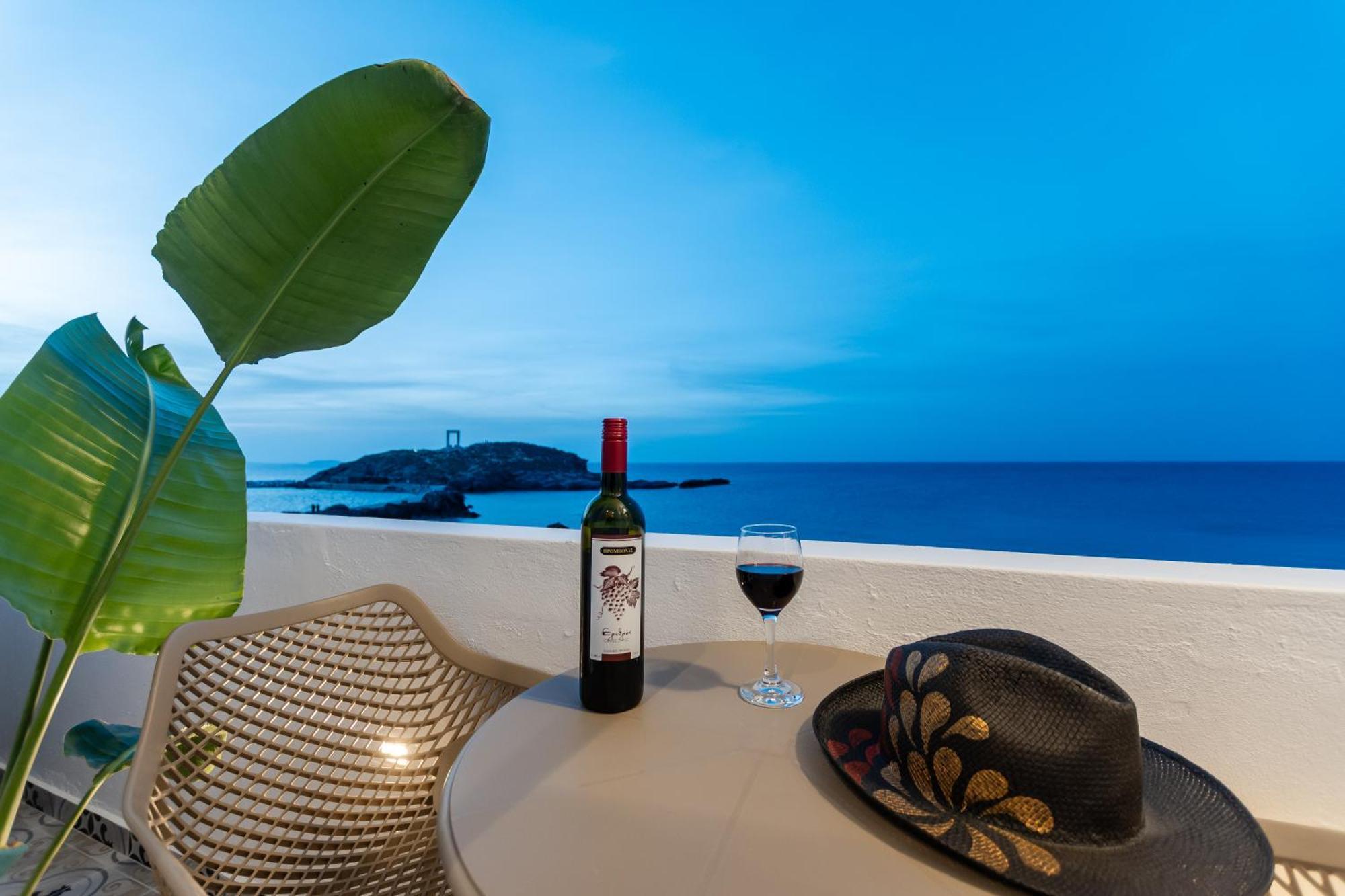 Flèria Seaview Suites Naxos City Extérieur photo